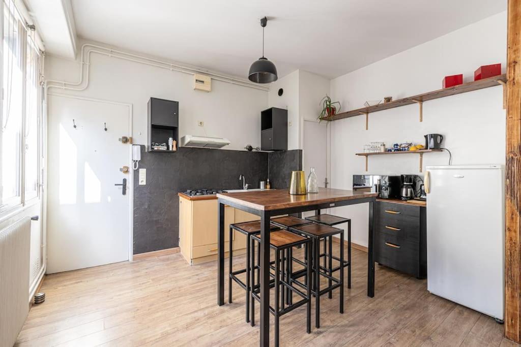 Le Charmant Hello Palois-T2-Wifi Apartment Pau Luaran gambar